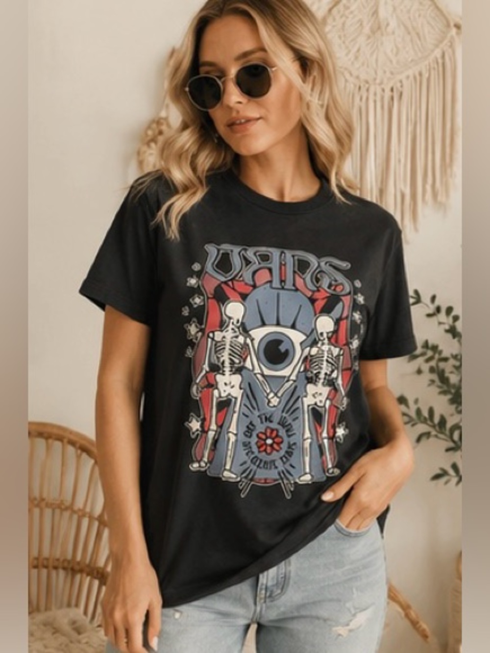 Vans Gem N Eye On Tour Skeleton Graphic Tee  Women’s Small EUC
